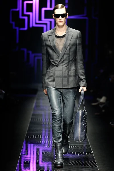 Look 29